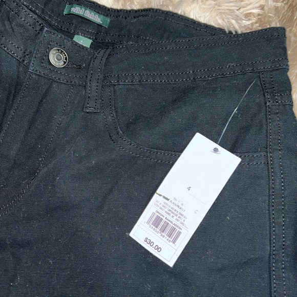 NWT Wild Fable Women's Low-Rise Carpenter Cargo Pants in black, size 4 - Picture 7 of 10